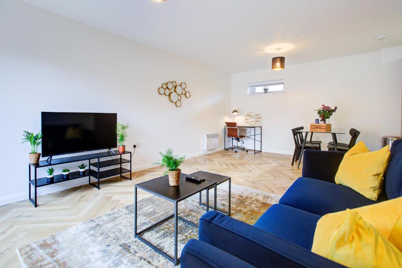 Hybrid Resi - London, Mitcham Close To Tooting And Wimbledon Bagian luar foto