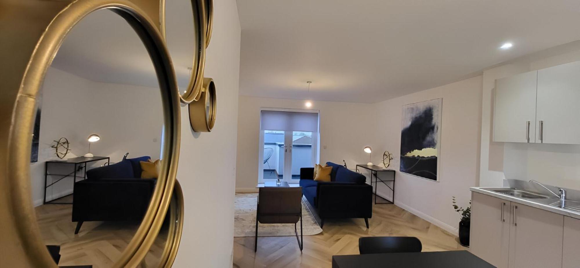 Hybrid Resi - London, Mitcham Close To Tooting And Wimbledon Bagian luar foto